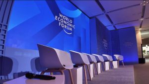 2025夏季达沃斯 AI备受关注 世界望向中国